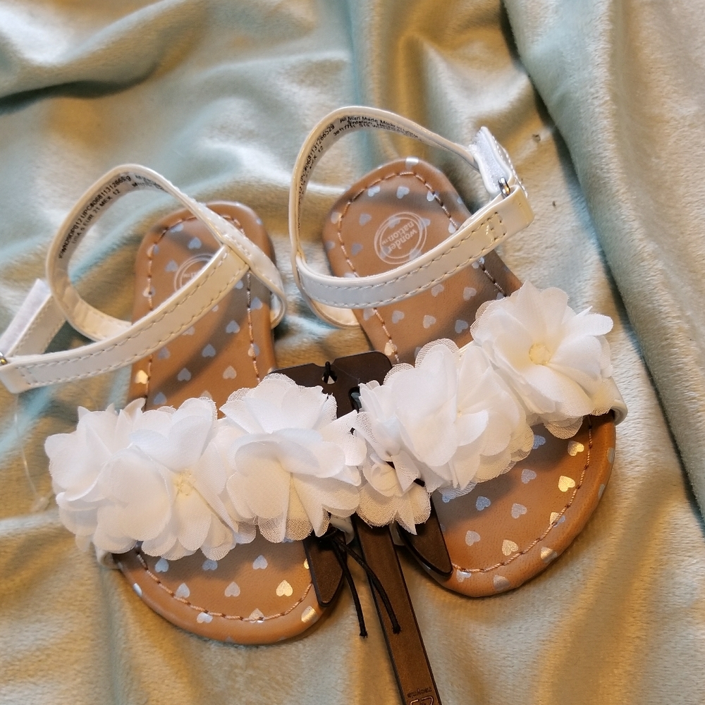 🍦NWT sandals